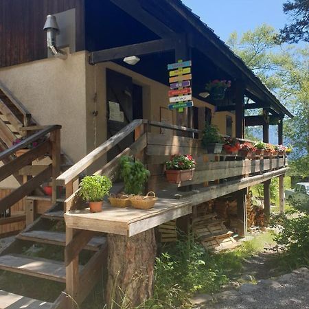 Hotel Les Pinées à Châteauroux-les-Alpes Extérieur photo