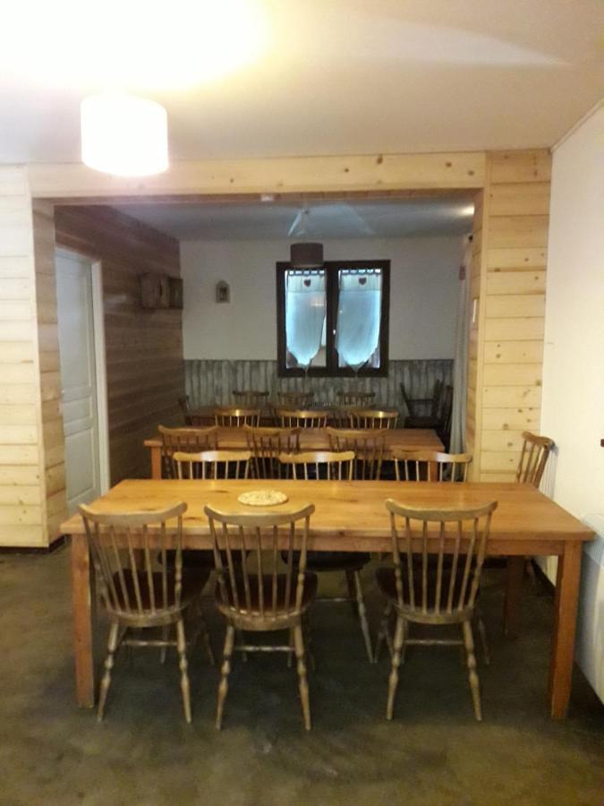 Hotel Les Pinées à Châteauroux-les-Alpes Extérieur photo