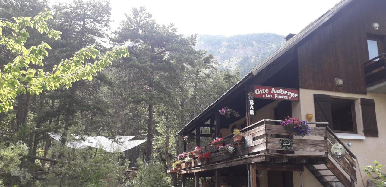 Hotel Les Pinées à Châteauroux-les-Alpes Extérieur photo