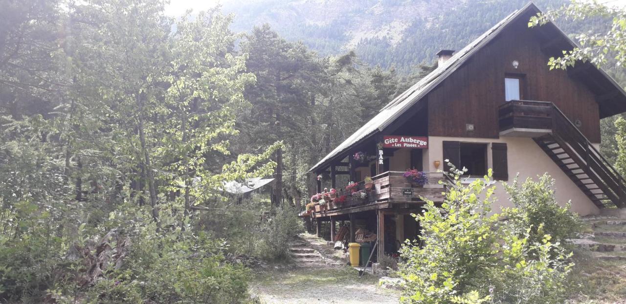 Hotel Les Pinées à Châteauroux-les-Alpes Extérieur photo